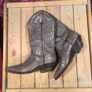Vintage grey cowboy boots - women’s size 8.5